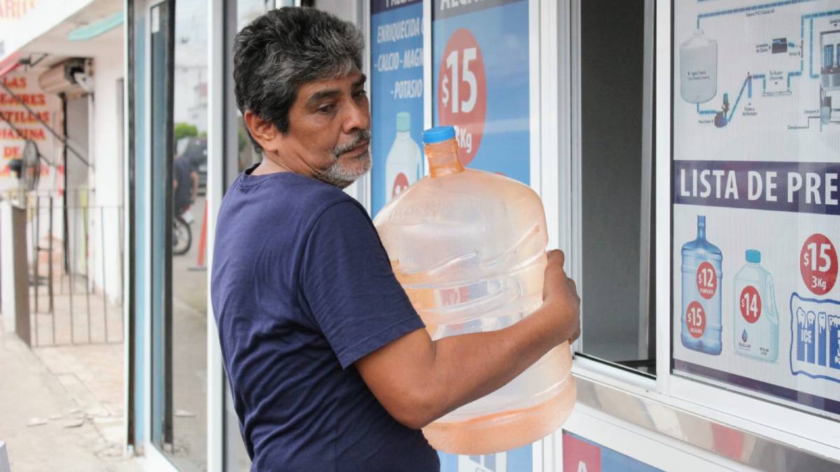 Son pocas las purificadoras que están abiertas en Villa Unión ante la falta del agua