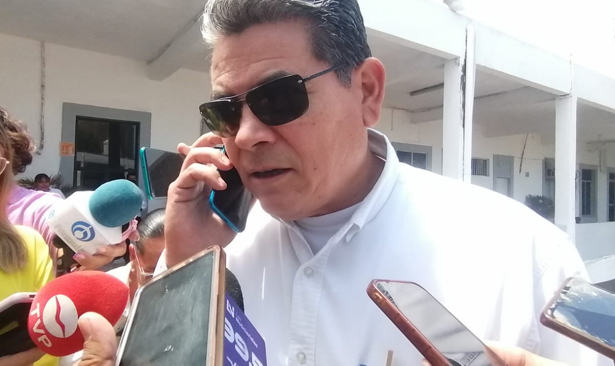 El superintendente de la CFE Mazatlán, César Padilla, no quiere dar declaraciones sobre los apagones
