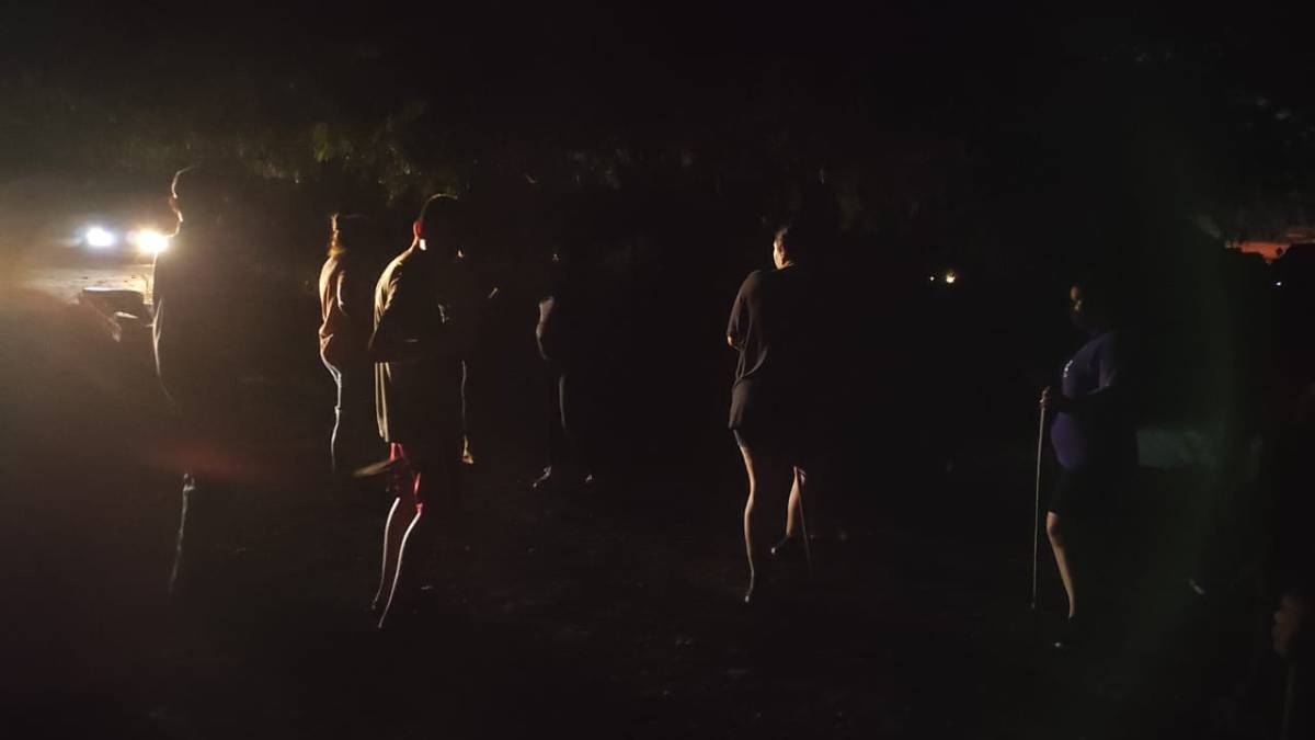 “Tenemos más de 24 horas sin luz”: Vecinos del ejido Huatabampito cierran la carretera Higuera de Zaragoza-Ahome