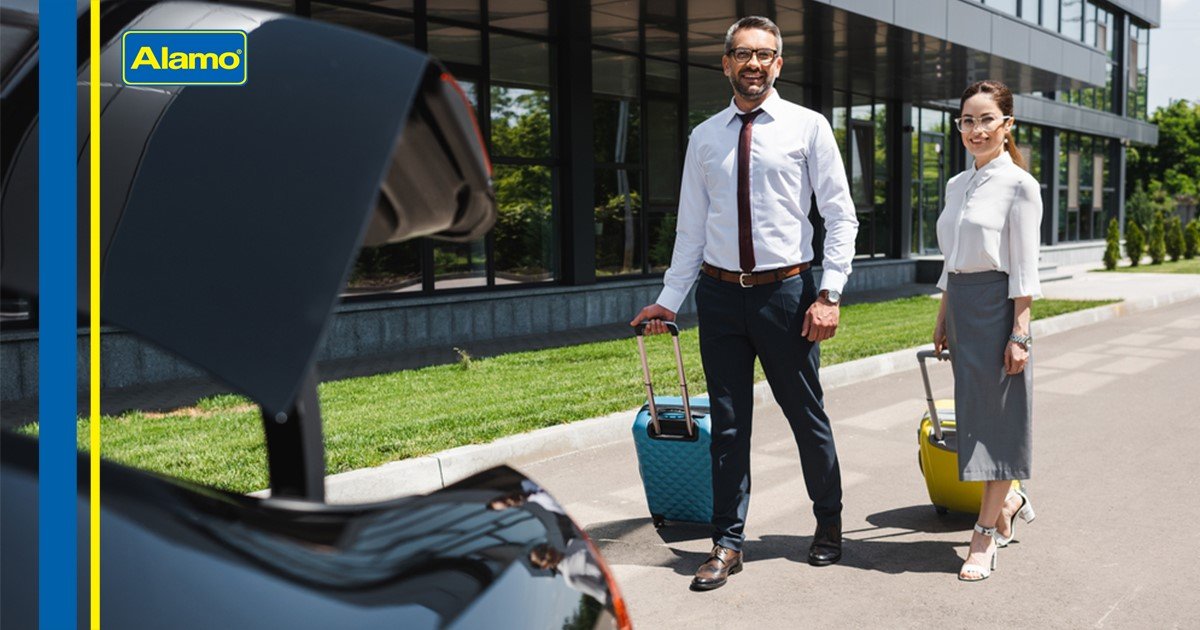 Trabajo en equipo durante un viaje de negocios