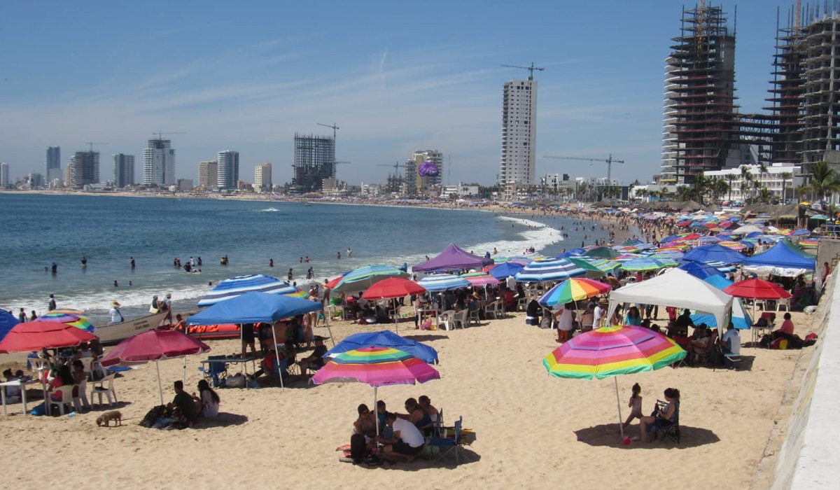 ¡A la playa! Domingo caluroso con rachas de viento para Sinaloa
