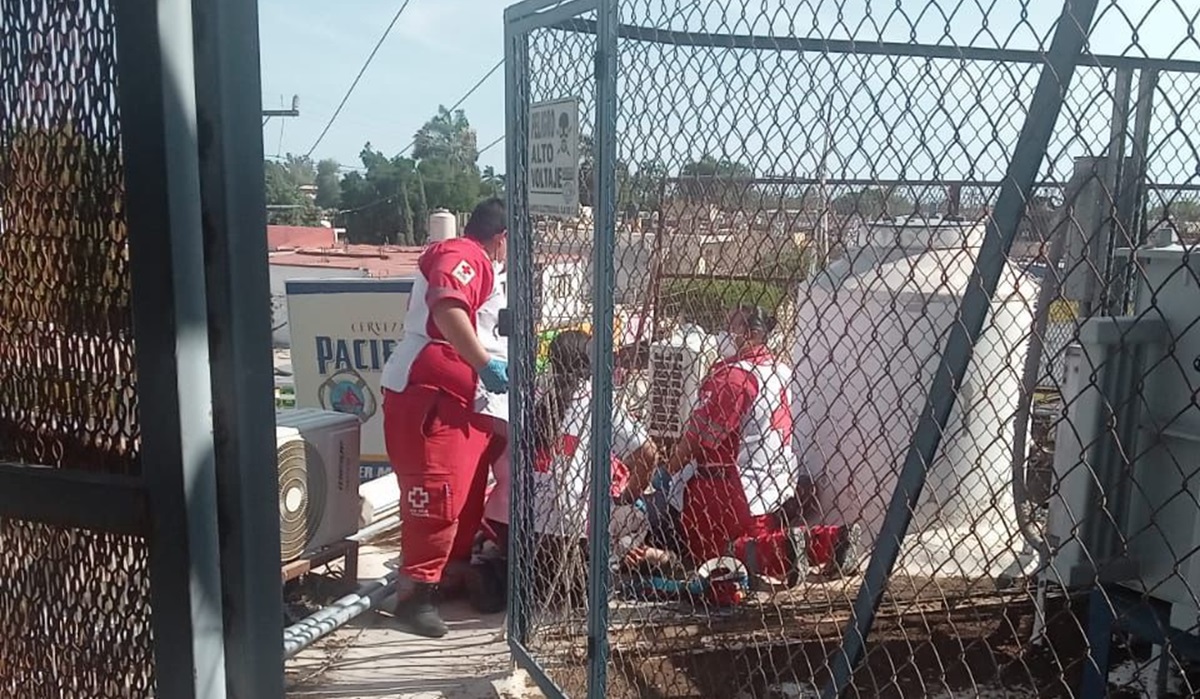 Vecino de Culiacán sufre fuerte descarga eléctrica cuando trabajaba en Guasave