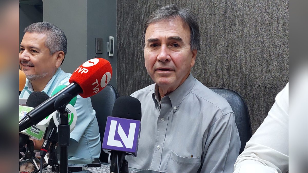 Empieza con lentitud el canje de útiles escolares y uniformes en Los Mochis: Canaco