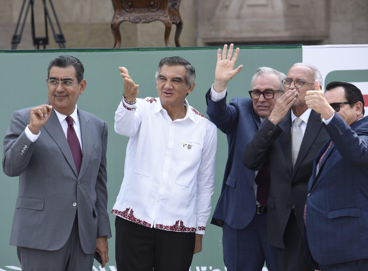 Asiste Rocha Moya al Sexto Informe de Gobierno del presidente López Obrador