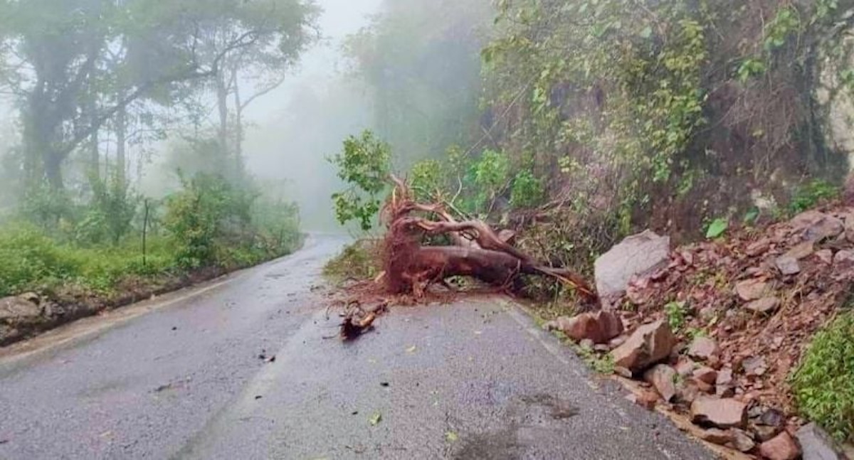 Derrumbes, inundaciones y una persona desaparecida, dejan lluvias en Hidalgo