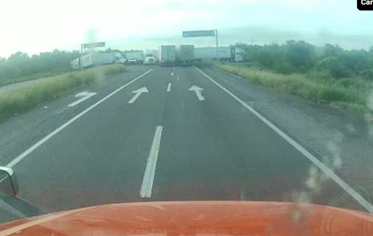 ¡Tome precauciones! Está bloqueada la Maxipista Mazatlán-Culiacán por hechos violentos