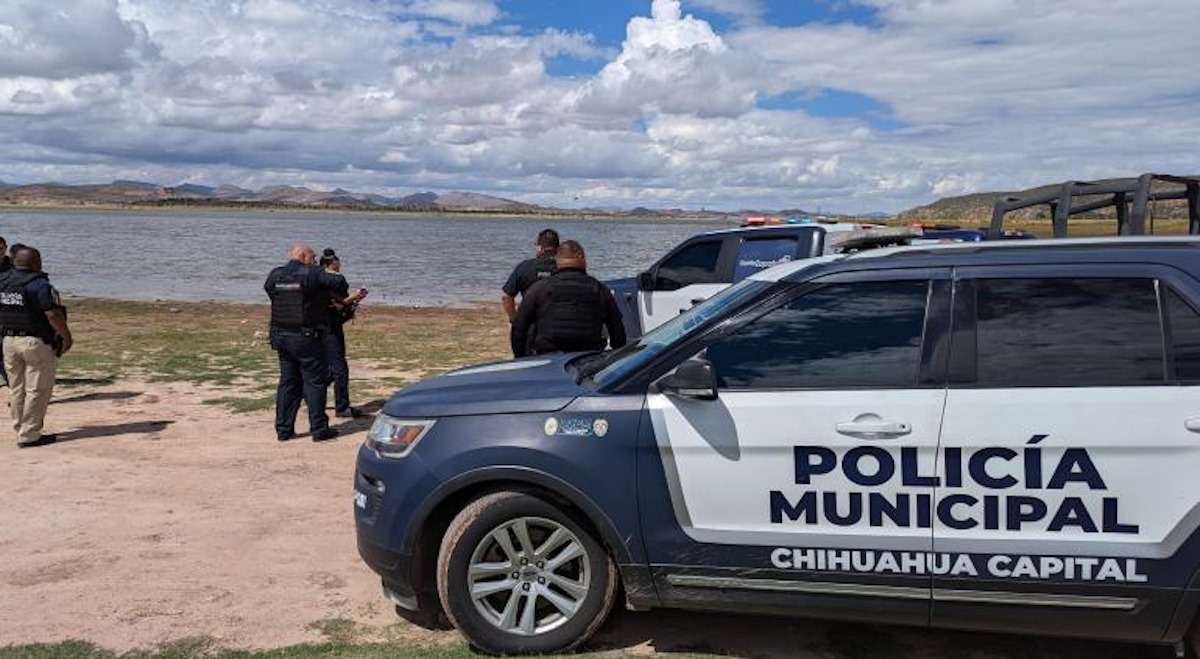Video | Se desploma helicóptero en presa de Chihuahua, buscan a dos desaparecidos