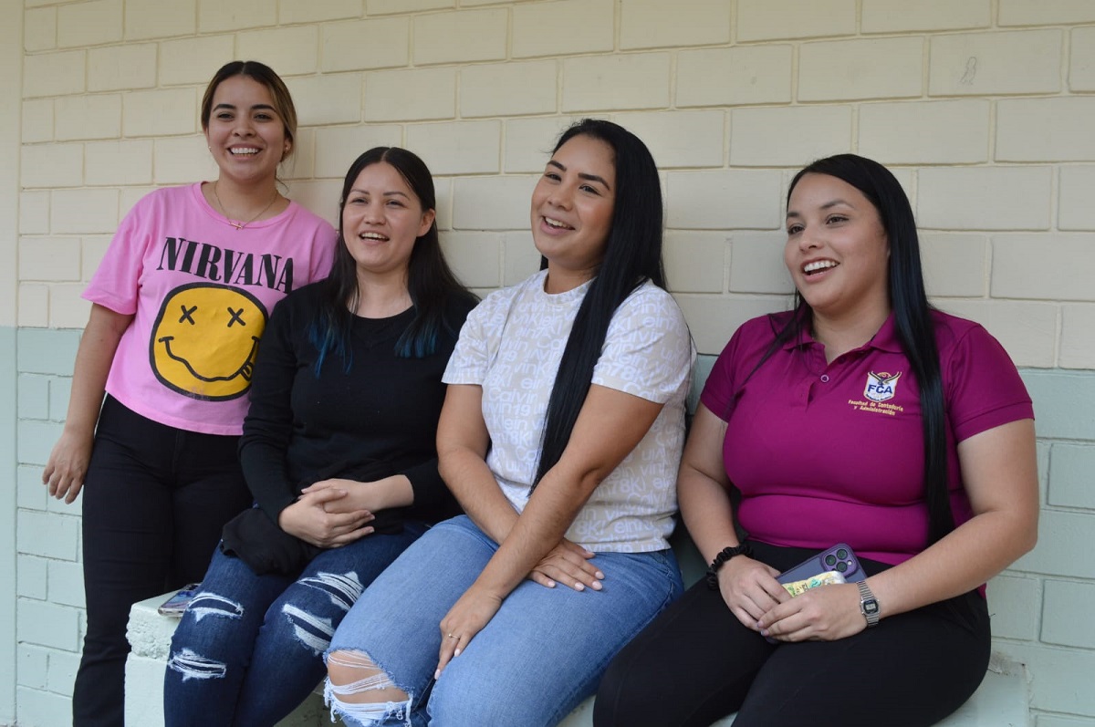 Estudiantes de la semiescolarizada agradecen a la UAS la oportunidad de seguir construyendo su proyecto de vida