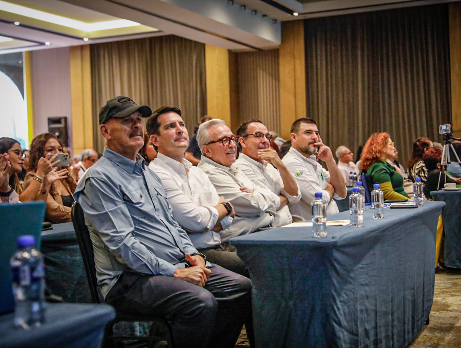 Presentan informe de paz con la presencia del gobernador Rubén Rocha Moya