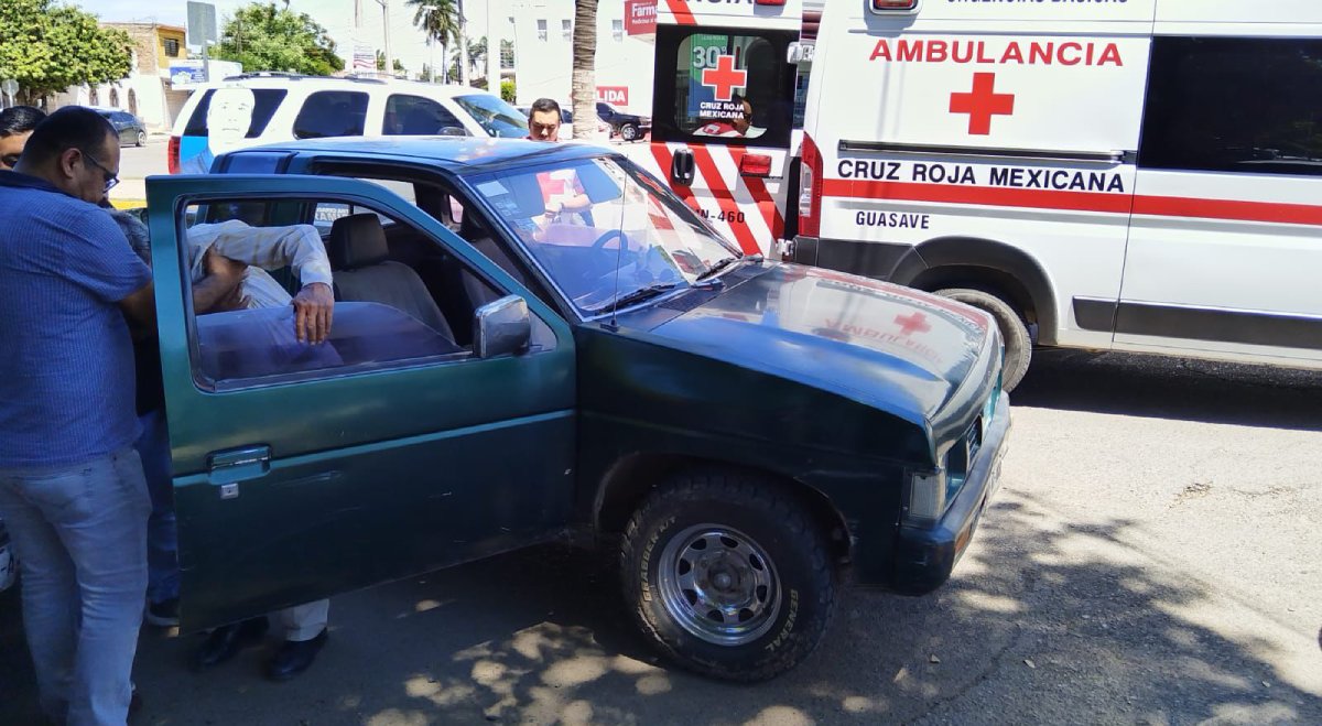 Adulto mayor resulta lesionado tras atropellar a un estudiante de secundaria en Guasave