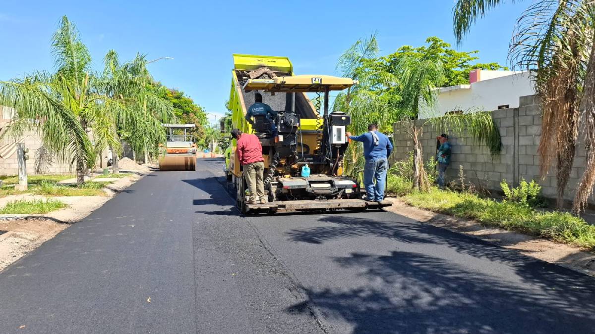 Ayuntamiento de Culiacán realiza trabajos de reencarpetado, bacheo y pasos peatonales seguros