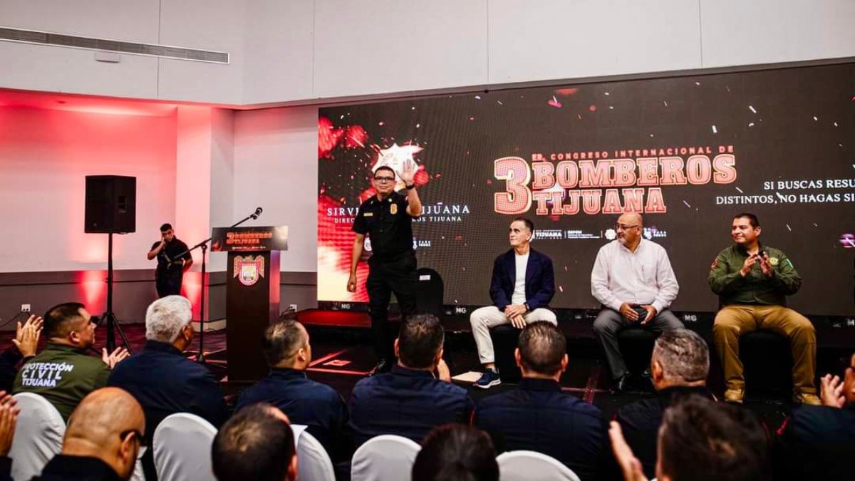 Bomberos de Badiraguato fortalecen sus conocimientos en Congreso Internacional de Tijuana