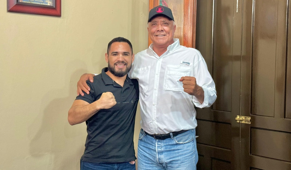Eduardo ‘Sugar’ Núñez visita el Ayuntamiento de El Fuerte