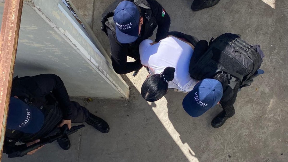 ¡Realizaba prácticas de tiro! Cadete de la Unipol se dispara en una pierna al enfundar su pistola