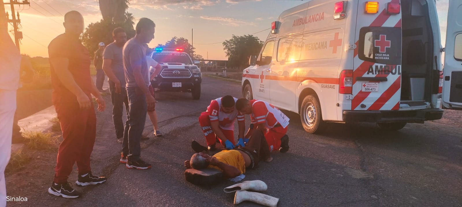 Adulto mayor en bicicleta es atropellado por un autobús en Tamazula, Guasave
