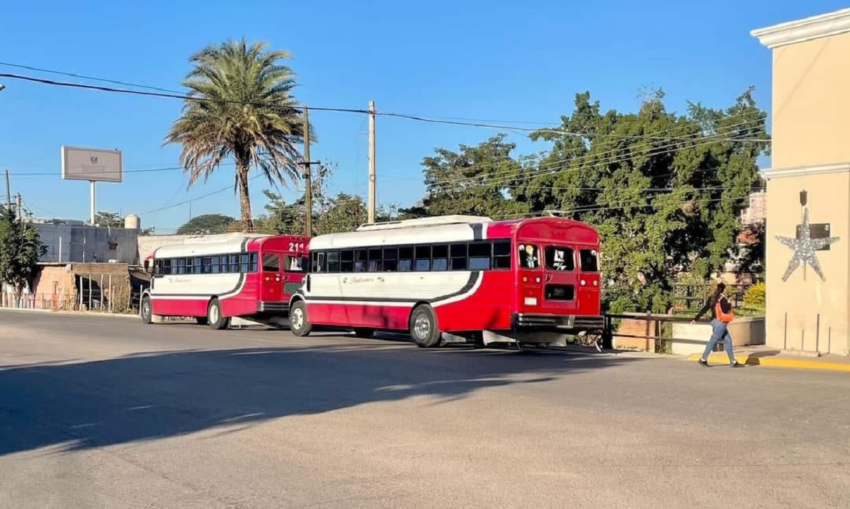 Paran labores autobuses foráneos, de Concordia a Mazatlán, por bloqueos en Malpica y Mesillas