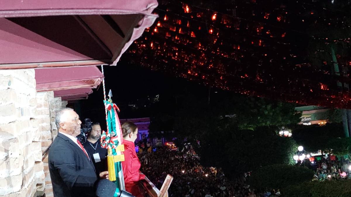 Celebran fortenses el Grito de Independencia, Gildardo Leyva homenajeó a los héroes de la patria frente a 19 mil asistentes
