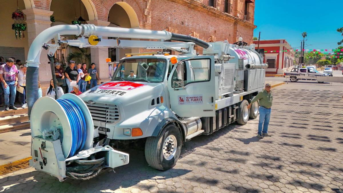 Compra ayuntamiento de El Fuerte camión vactor para mantenimiento de drenaje
