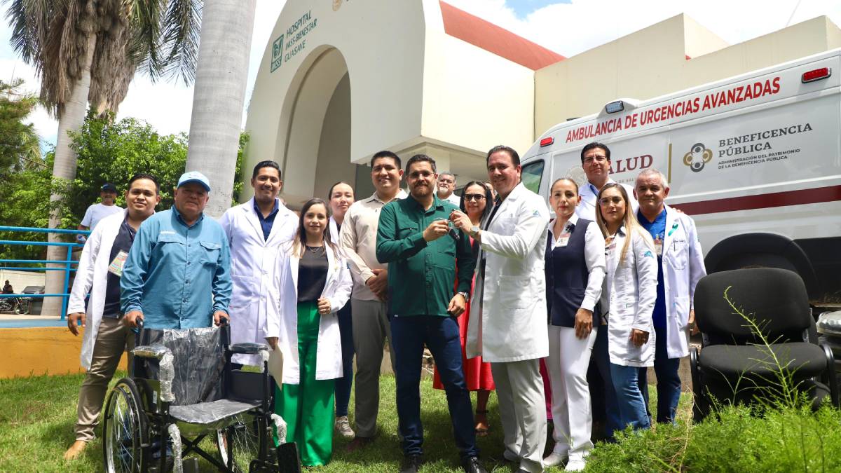 ¡Con ambulancia nueva en Guasave y Sinaloa municipio! Secretario de salud entrega equipo