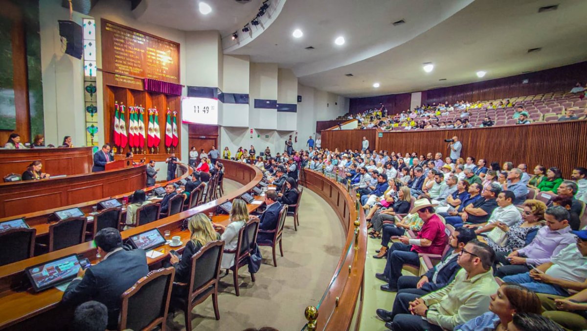 Congreso del Estado reconoce a cinco jóvenes con el Mérito Juvenil