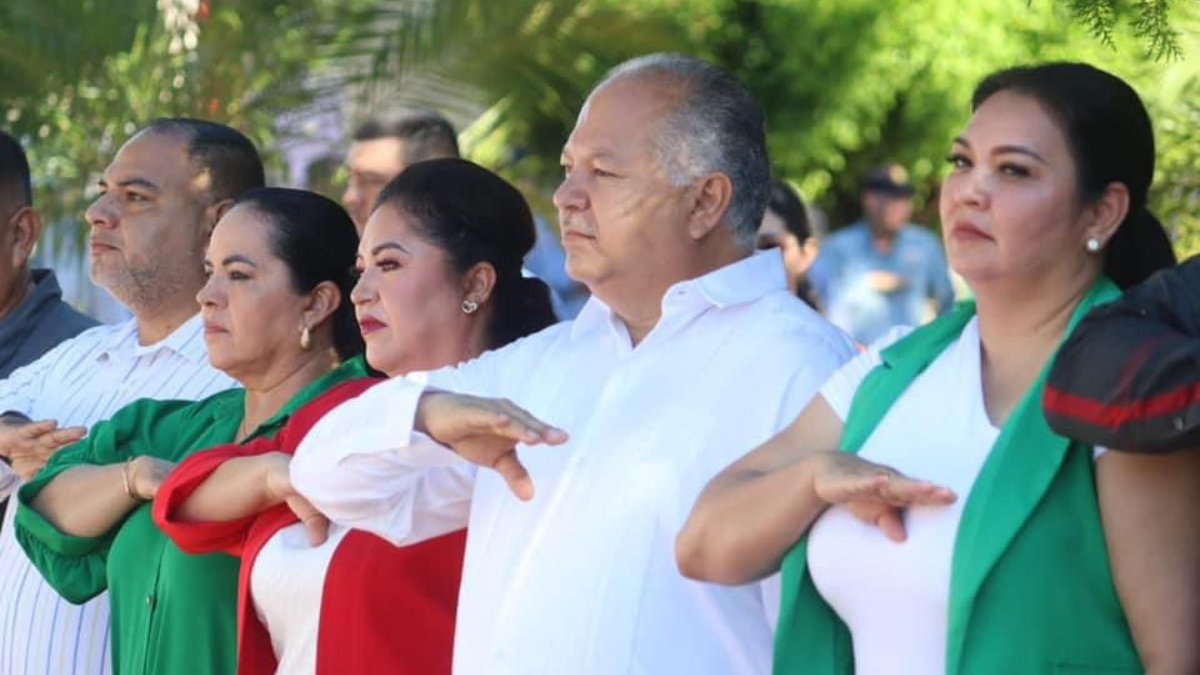 Conmemoran el 214 Aniversario del Inicio de la Independencia de México en el municipio de Sinaloa