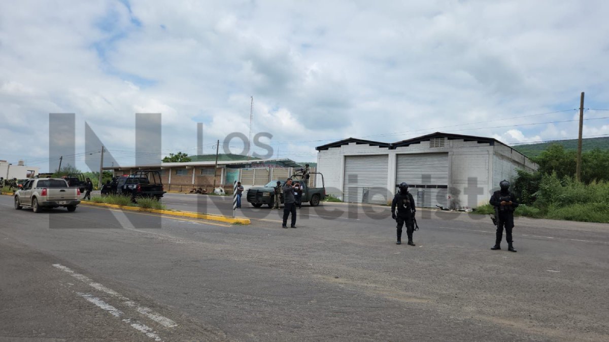 ¡Donde mismo! Dejan a cinco hombres ejecutados a balazos en la salida sur de Culiacán