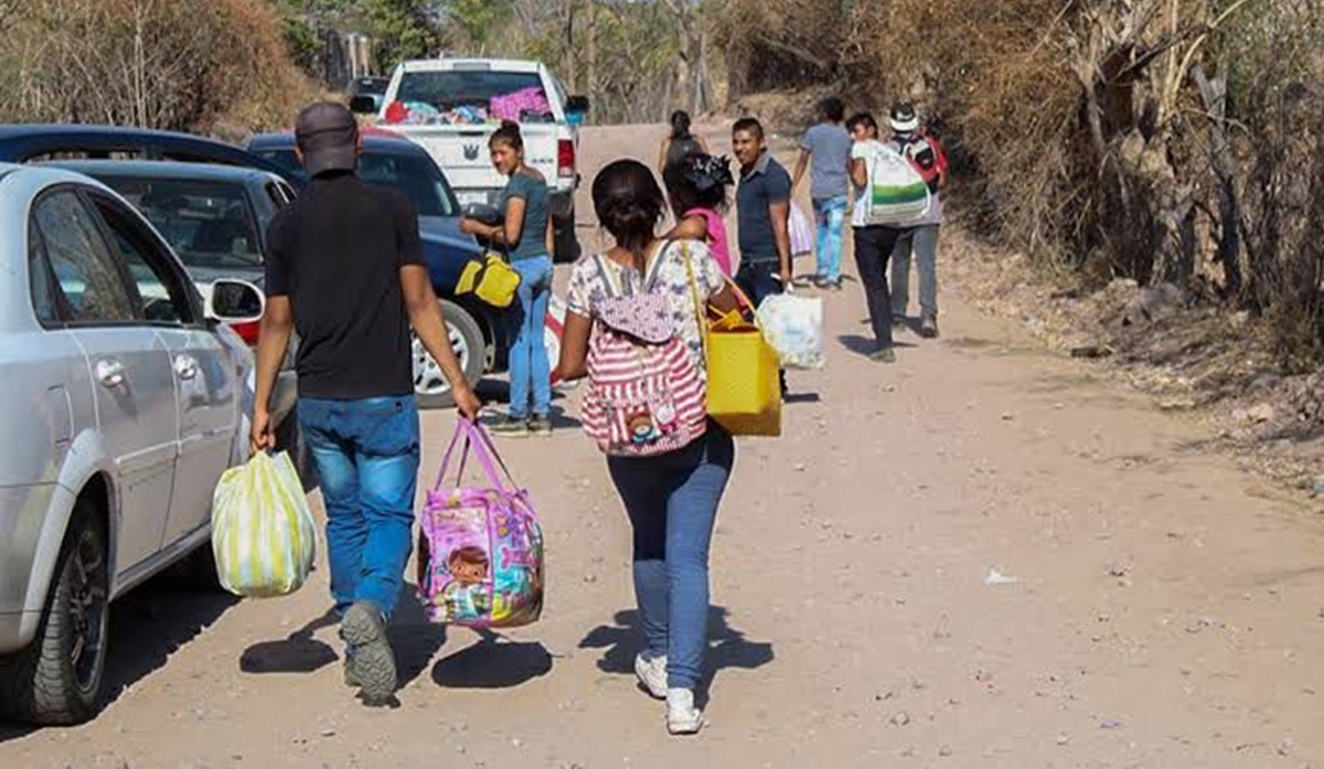 Desplazamiento forzado en Sinaloa: más de 2,500 familias reciben ayuda en comunidades y municipios