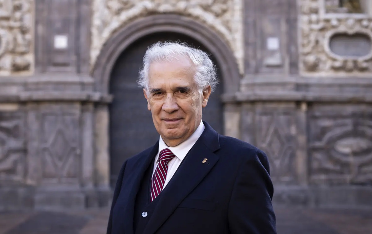 Ventila AMLO que el mazatleco Diego Valadés, exprocurador de Salinas, recibe dinero de la UAS