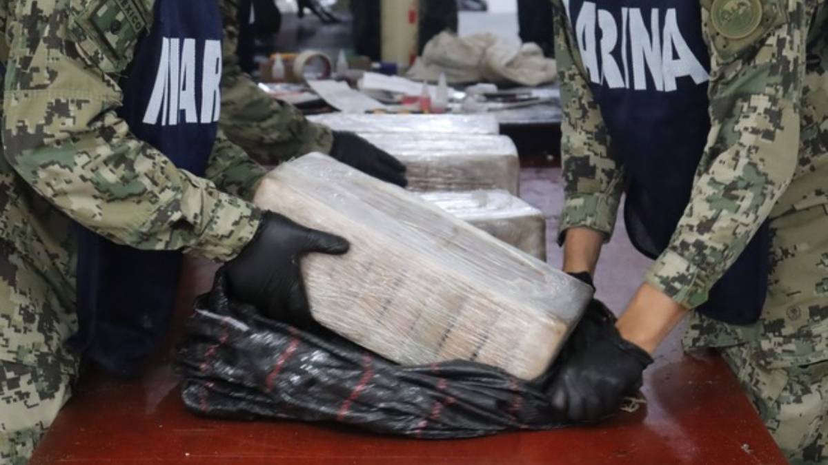 Marina asegura 1.5 toneladas de presunta cocaína en Paredón, Chiapas