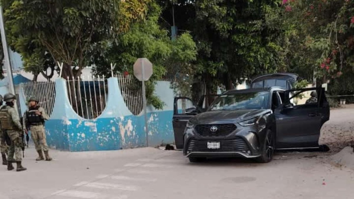Un muerto y armamento asegurado deja enfrentamiento en la colonia Villa Satélite de Culiacán