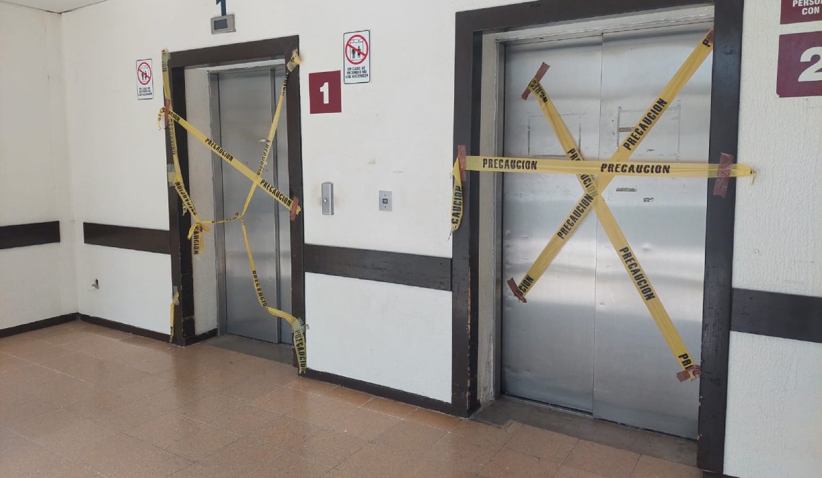 Continúan descompuestos los elevadores del Hospital General de Los Mochis