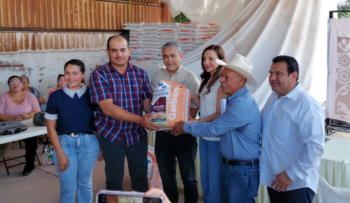 Productores temporaleros de Mocorito reciben semilla para sus cosechas