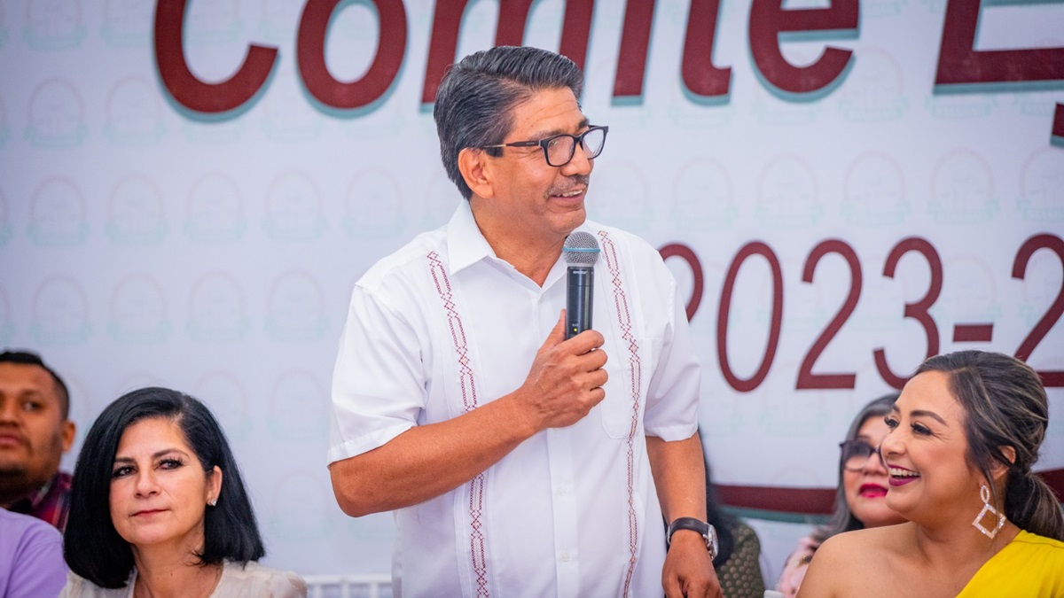 Alcalde de Guasave garantiza salarios y aguinaldos a trabajadores, en festejo del Stashag