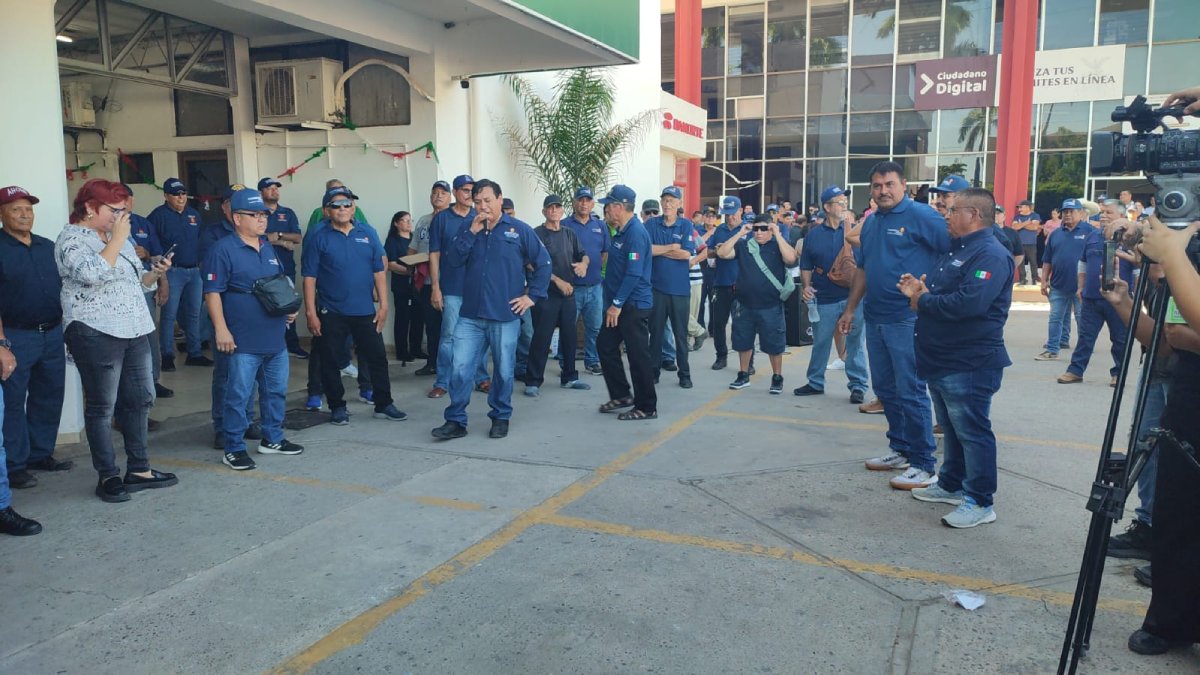 Guerreros Azules toman Palacio Municipal de Ahome; no hay labores en oficinas