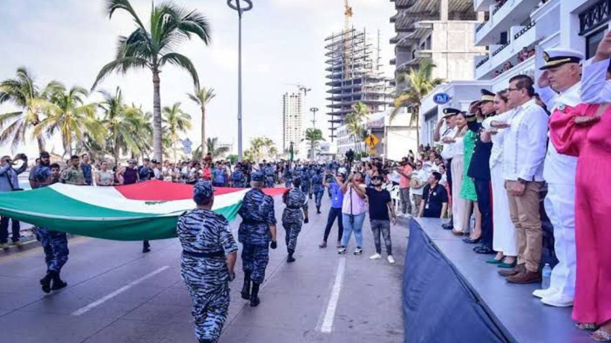 Habrá cierre del Malecón este lunes por desfile patrio en Mazatlán