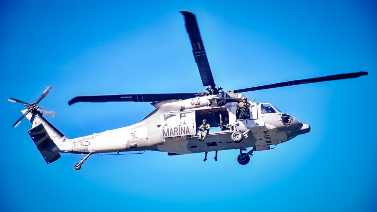 Captan sobrevuelos de helicóptero de la Secretaría de Marina en la comunidad de Constancia El Fuerte
