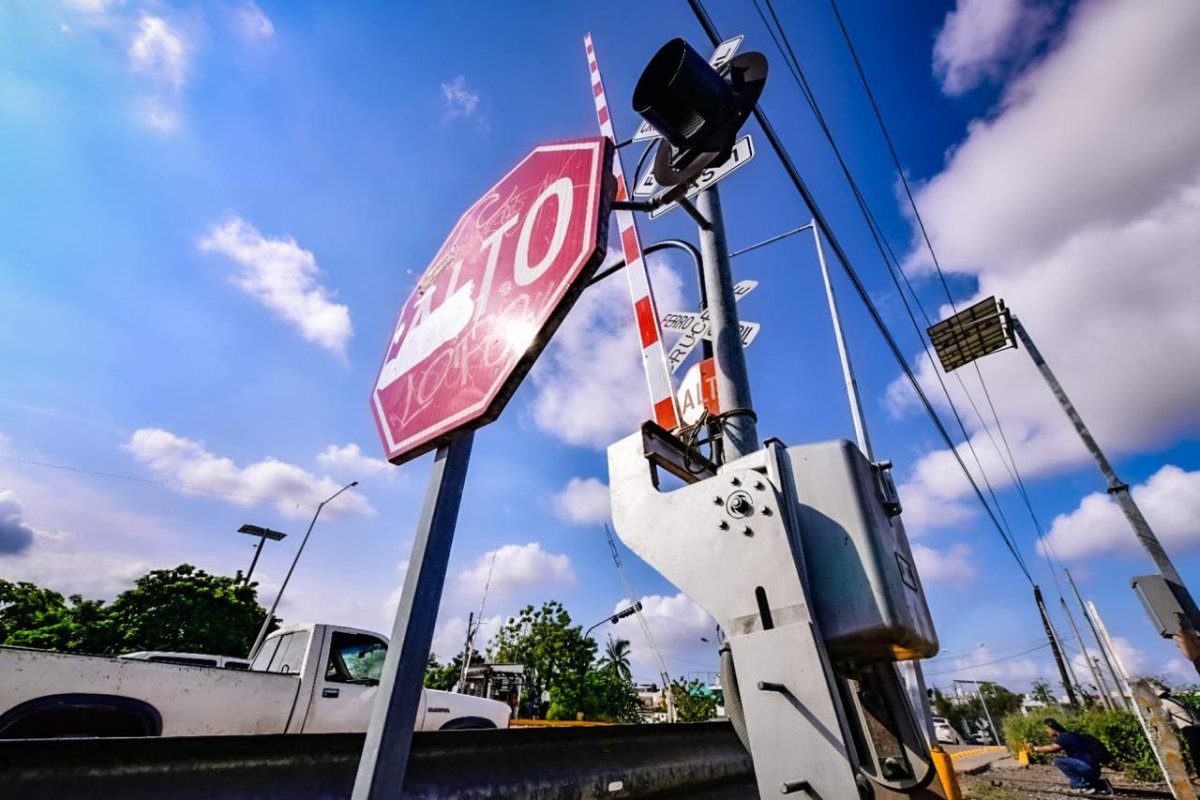 Por la prevención de accidentes en Mazatlán avanza instalación de Plumas Ferroviarias en Santa Rosa y Peche Rice