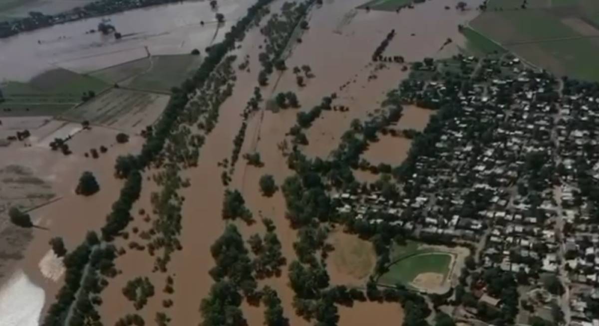Completamente inundado la zona del Río Sinaloa, en Guasave