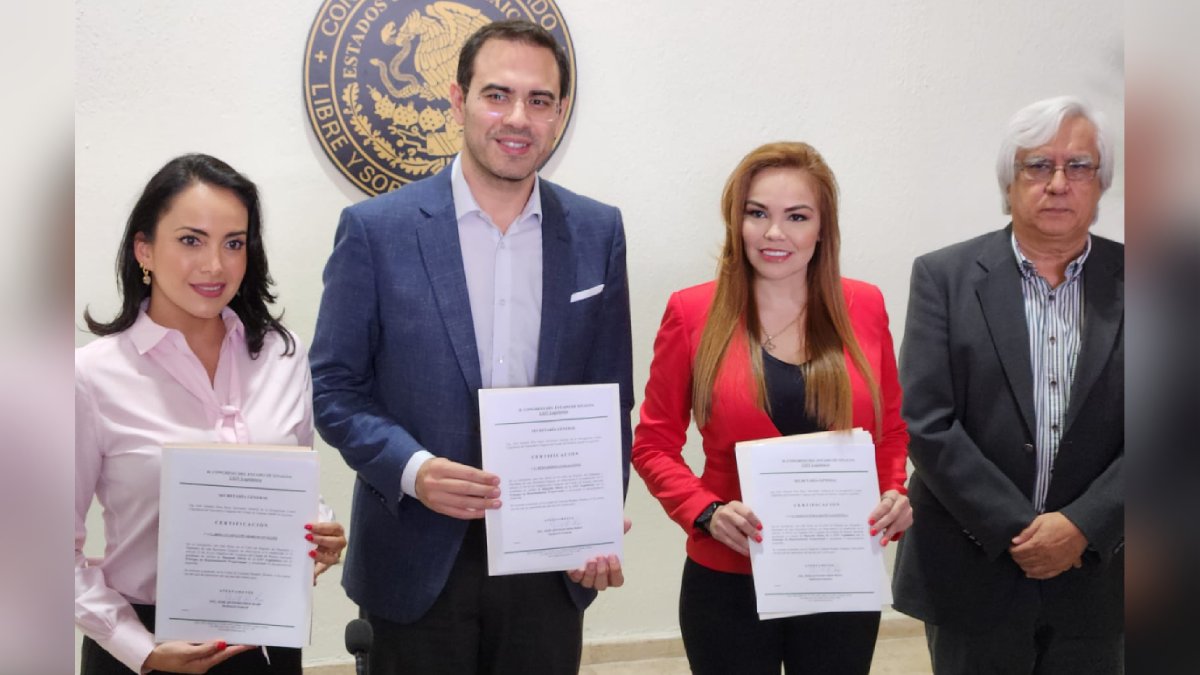 Se registran Bernardino Antelo, Paola Gárate e Irma Moreno como diputados de la bancada priista