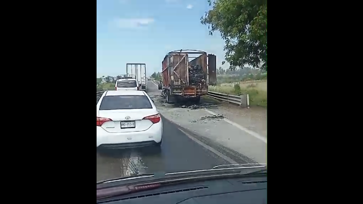 En total fueron cinco cuerpos localizados en la Maxipista Mazatlán-Culiacán, tras bloqueo