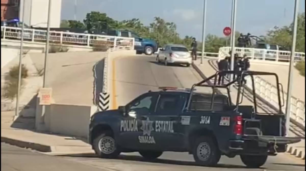 Tras balazos y persecución ‘levantan’ al conductor de un Versa en desarrollo urbano Tres Ríos, Culiacán