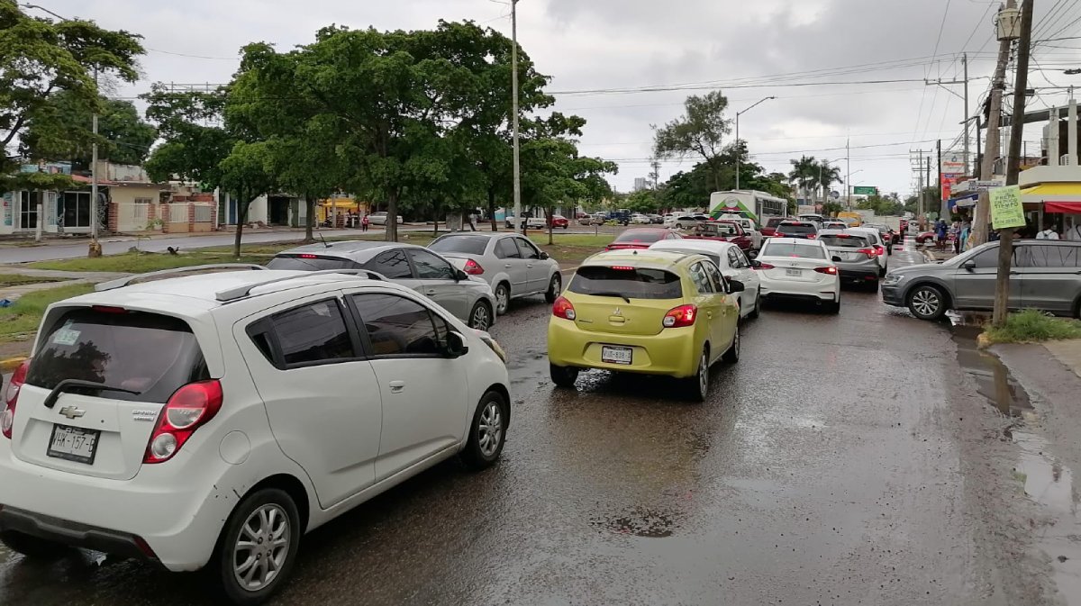 La madrugada se presentó llovizna en el puerto de Mazatlán; no causó desbordamientos