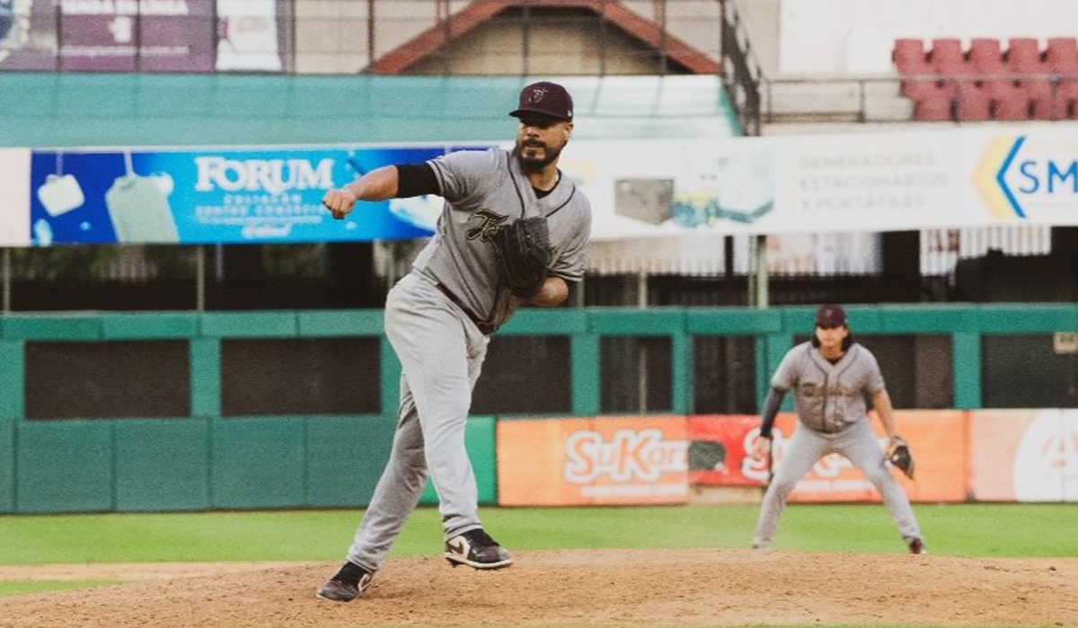 Manny Barreda luce en juego de preparación con los Tomateros de Culiacán