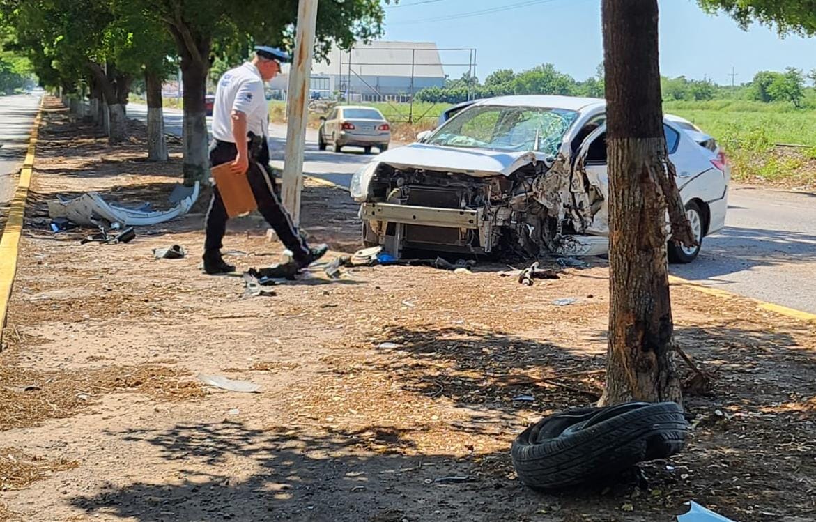 Judith, en estado de embarazo, choca contra un árbol sobre la cuatro carriles Culiacán-Navolato