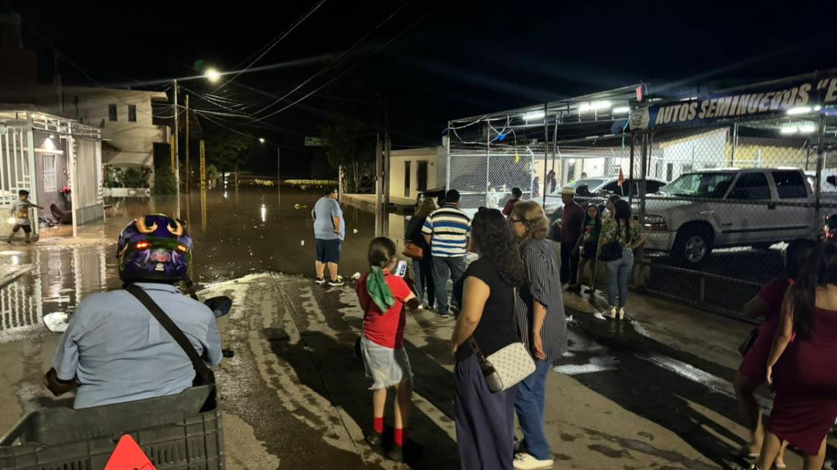 Nos vamos a salir el río está avanzando muy rápido; creciente del río obliga a familias a salir