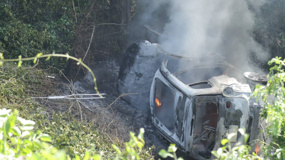 Padre e hijo se accidentan en su camioneta sobre la Culiacán-Mazatlán