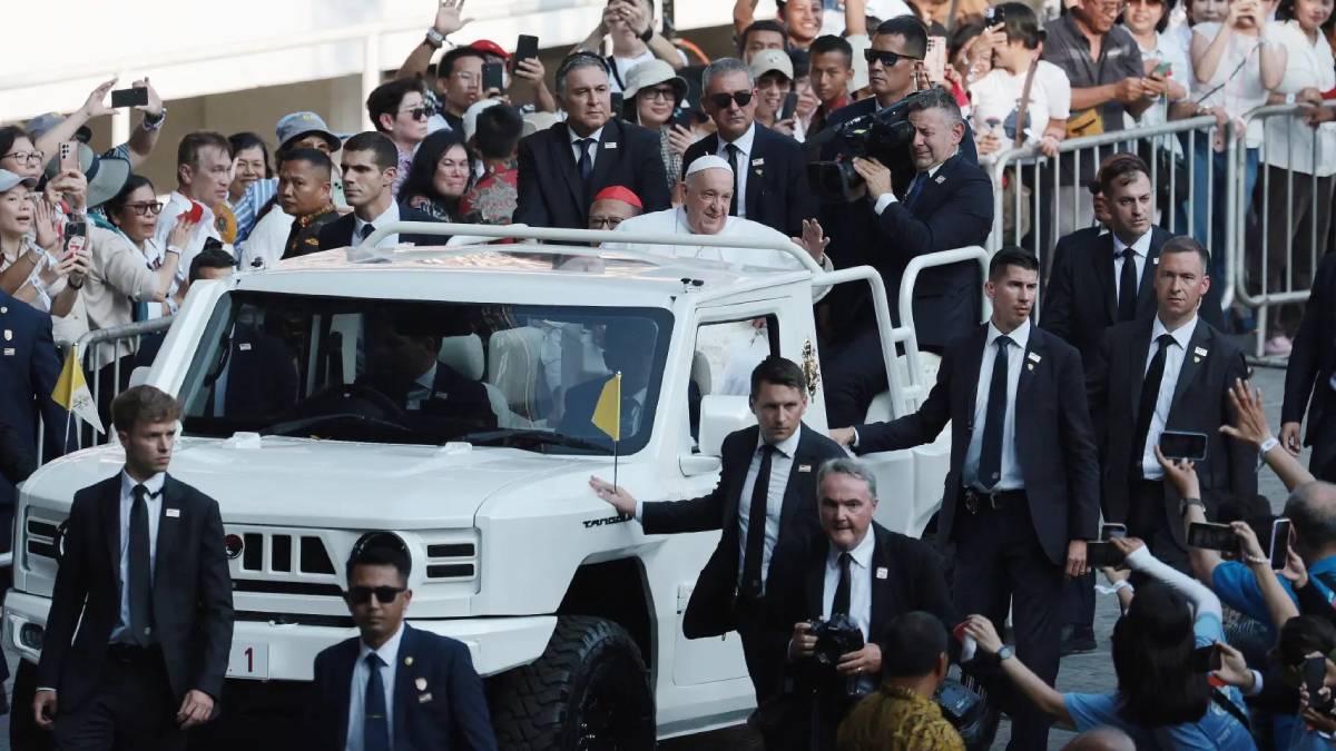 Detienen a siete personas que planeaban atacar al Papa Francisco en Indonesia