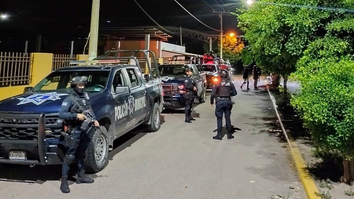 Irrumpen encapuchados armados en vivienda de una familia en Bellavista, Culiacán; también en Valle Alto