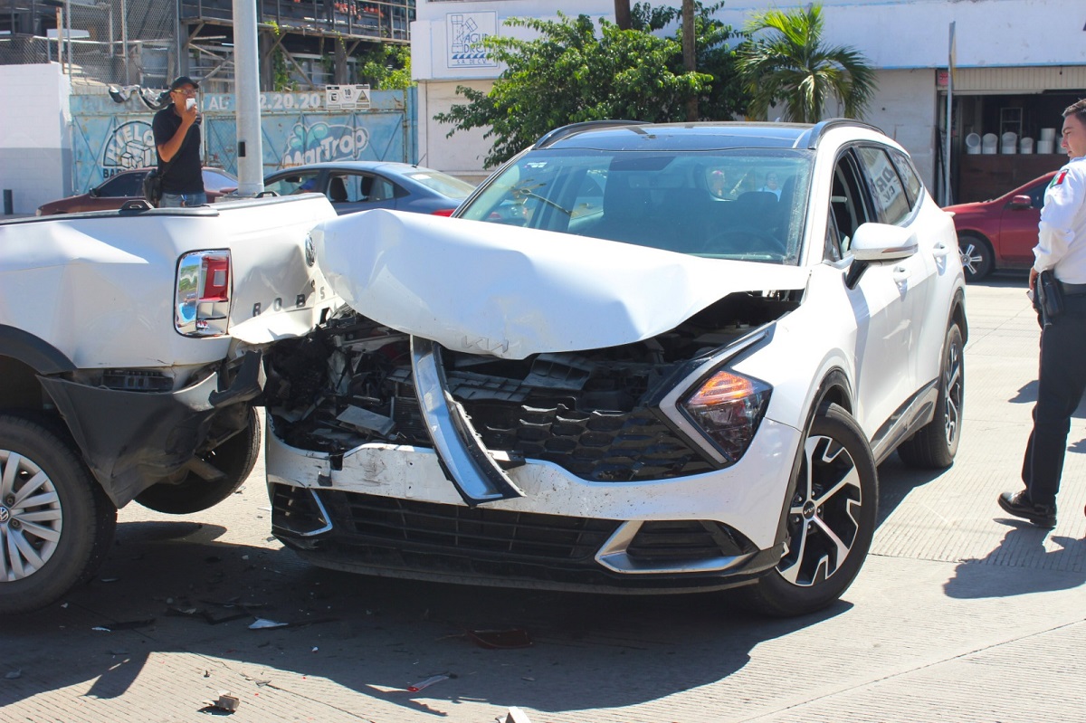 Sujeto es detenido después de persecución policiaca en Mazatlán