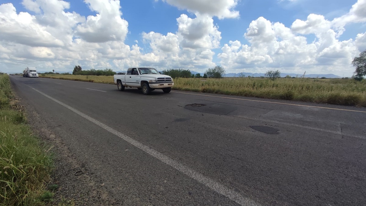 ¡México 15 la carretera de la muerte! Habitantes del Valle del Carrizo se manifiestan, exigen reparación de la rúa